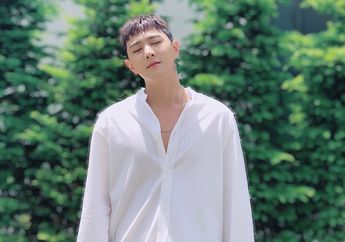 Sudah di Indonesia, Donghyuk iKON Goda Fans dengan Pose Imut Baru Bangun Tidur