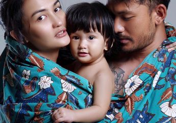 Lagi di Kasir, Kelakuan Salma Anak Atiqah Hasiholan Bikin Orang Tercengang