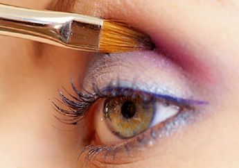 Pemula Wajib Punya! Ini 3 Eyeshadow Brand Lokal Cuma 20 Ribuan