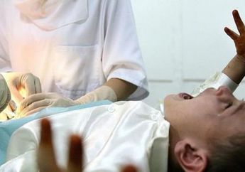 Dibuang Orangtuanya di Jalanan karena Wajahnya Tak Disukai, Bocah 8 Bulan Merangkak Sendiri hingga Bertemu Sosok ini, Faktanya Bikin Nangis 