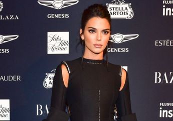 Celana Cutbray Super Panjang Milik Kendall Jenner Curi Perhatian di Harper's Bazaar Icons Party