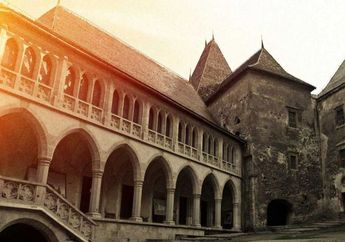 Dihuni Valak dalam Film The Nun, Intip Corvin Castle dalam Nuansa Beda