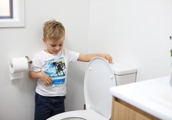 Bersihkan Pakai Baking Soda, Kloset Kuning dan Berkerak Akan Musnah dalam Sekejap, Begini Caranya! 