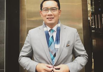 Batik Ridwan Kamil Seharga 180 Ribu, Berwarna Hitam dengan Motif Emas!