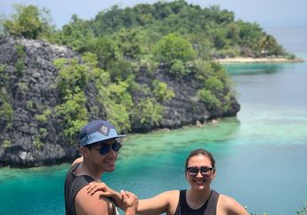 Jawab Keraguan, Darius Sinathrya&nbsp;Berlutut di Hadapan Donna Agnesia!