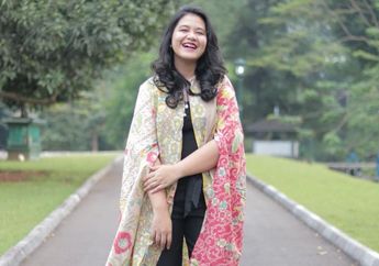 Hari Batik Nasional : Penampilan Selebriti Indonesia dalam Busana Batik, dari Kahiyang Ayu sampai Dian Sastro