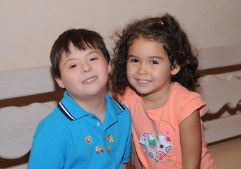 Perbedaan Down Sindrom dan Autisme, Sering Dikira Sama Padahal Sangat Berbeda