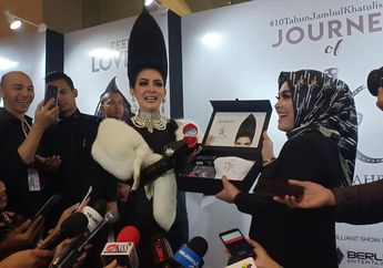 Megah dan Blink-blinknya Konser Syahrini
