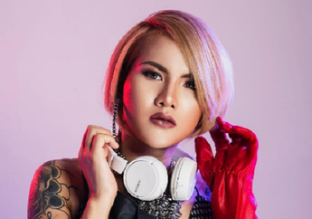 Putrinya Sukses Pikat Hati Aming Sugandhi hingga Roy Kiyoshi, Inilah Ibunda Evelyn Nada Anjani yang Tampil Nyentrik saat Berada di Jepang