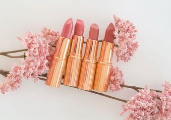 Empat Benda di Rumah Ini dapat Membuat Lipstik Jadi Tahan Lama