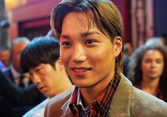 Hadir di Fashion Show Gucci, Kai EXO Hebohkan Publik Paris  