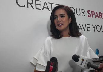 Prioritaskan Keluarga, Astrid Tiar Tak Pernah Absen Melayani Suami