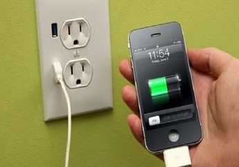 5 Trik Ngecas Baterai Ponsel Nggak Pakai Lama Tanpa Fitur Fast Charging