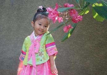 Sarwendah Unggah Foto Thalia Pakai Hanbok, Netizen: Cantik dan Gemes Banget!