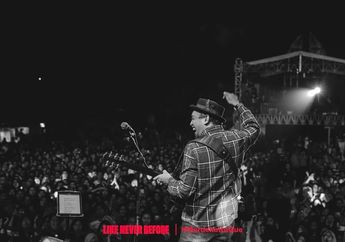 Gelar Konser, Glenn Fredly Sukses Buat Para Penonton Terhanyut