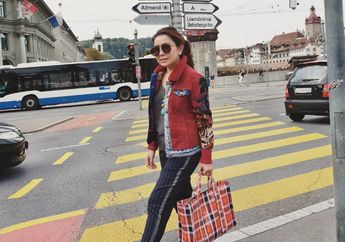 Hari Batik Nasional : Intip Pose Mesra Mayangsari dan Bambang Trihatmodjo dalam Balutan Batik