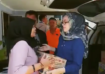 Penuh Haru, Adelia Pasha Salami dan Peluk Langsung Para Korban Gempa Palu