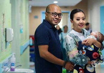 Asri Welas Masih Rutin Periksakan Anak Keduanya yang Sakit Katarak