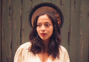 Unggah Foto Keluarga Pertama Kali, Putri Marino Tulis Puisi Indah 