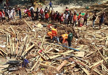 Cerita Syaiful Mencari Ibunya yang Terkena Tsunami Palu Diantara Banyaknya Gelimpangan Mayat