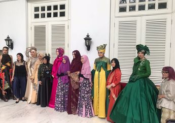 6 Desainer Modest Indonesia Tampil di Paris Fashion Week 2018