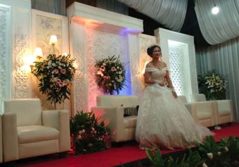 Ovi Sovianti Ditinggal Suaminya Turun Pelaminan, Malah Sibuk Masak!