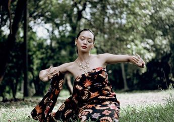 Pakai Sepatu Hak Tinggi, Asmara Abigail Lihai Menari di Pinggir Jalan