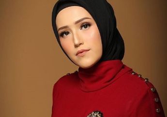 Momen Haru Adelia Pasha Gendong Balita Korban Gempa di Palu 