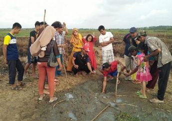 Kemunculan Misterius 3 Sumur Mirip Kawah di Cilacap, Terbakar Saat Tersulut Api dan Mendidih di Sore Hari