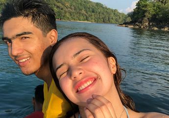 Sibling Goals! 5 Gaya Fashion Beby Tsabina dan Kakaknya, Teuku Atha yang Saling Melengkapi!