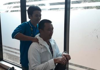 Jajal Ruang Kerja Wartawan, Imam Nahrawi Pijat di Massage Room Asian Para Games