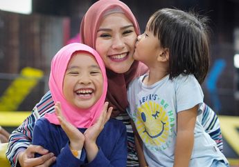 Gemasnya Aksi Kedua Putri Zaskia Adya Mecca saat Main Tebak-tebakan