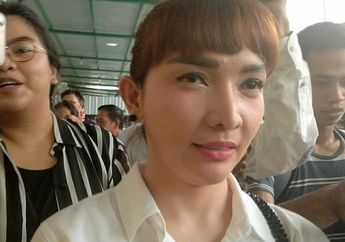 Roro Fitria Bertolak ke Yogyakarta untuk Hadiri Pemakaman Ibunda