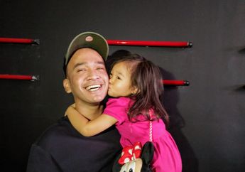 Sedih karena Tak Mahir Berbahasa Inggris saat Hadiri Acara di Sekolah Thalia, Ruben Onsu: Maafin Ayah Ci