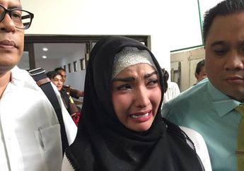 Tangis Roro Fitria saat Hadiri Sidang Lanjutan Kasus Narkoba Tanpa Sosok Sang Ibu