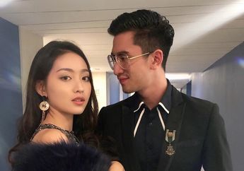 Liburan Bersama, Natasha Wilona dan Verrell Bramasta Romantis Pakai Baju Kembaran