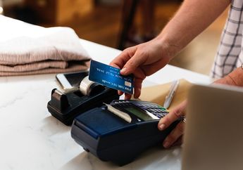 Tips Aman Bertransaksi dengan Kartu Debit atau Kredit untuk Menghindari Praktek Double Swipe