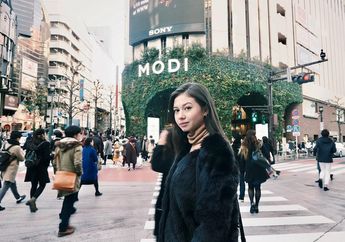 Inspirasi Padu Padan Scarf Stylish untuk Gaya Kasual ala Yuki Kato