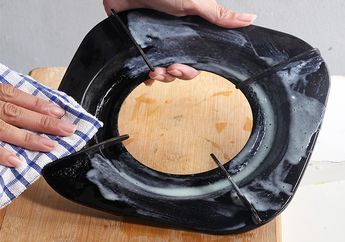 Sangat Mudah Bikin Kompor Berkerak Jadi Kinclong, Begini Trik Jitu Hempaskan Kerak Kompor Tanpa Sisa Hanya dengan Bahan di Dapur Ini