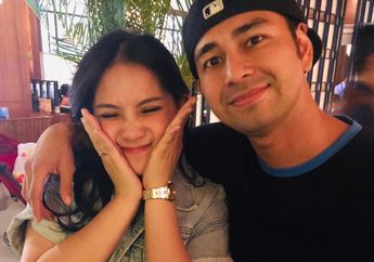 Wow! Dalam Suatu Acara Raffi Ahmad Kepergok Sedang  Bermesraan dengan Sang Istri di Ruang Make Up