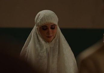 4 Seleb Indonesia Ini Sukses Memerankan Karakter Hantu! Ikonik Banget!