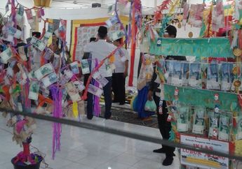 Maulid Nabi 2018: Mengenal Tradisi Bungo Lado, Pemberian Pohon Uang ke Masjid di Padang Pariaman