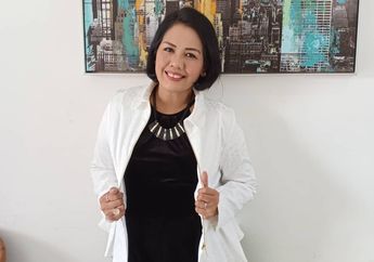 Elly Sugigi Ungkap Rasa Sedihnya Saat Hadiri Wisuda Anak