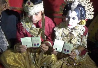 Heboh dan Meriahnya Perkawinan Nenek 65 Tahun dengan Lajang 20 Tahun