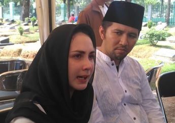 Buru-buru Hadiri Pemakaman Sang Ayah, Arumi Bachsin Tak Sempat Pamit dengan Anaknya