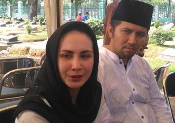 Lewat Foto Lawas, Arumi Bachsin Kenang Kepergian Ayahanda Tercinta