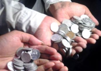 Maulid Nabi 2018 : Mengenal Tradisi Saweran Koin di Kediri yang Selalu Ditunggu Anak-anak