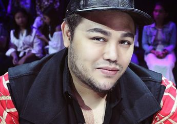 Gaun Rancangannya Dinilai Terlalu Terbuka oleh Seorang Netizen, Ivan Gunawan Beri Balasan Menohok