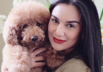 Dibilang Adik Kakak, Wajah Mama Irish Bella Mirip Banget!   