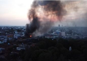 Pantauan Kebakaran Pasar Legi Solo dari Udara                